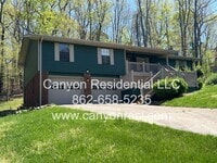 Building Photo - 2494 Shenandoah Dr