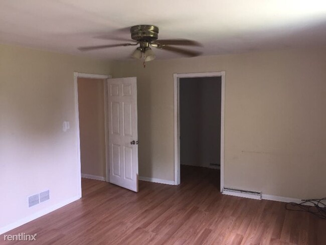 Building Photo - 3 br, 1.5 bath House - 1651 Old Brodhead Road