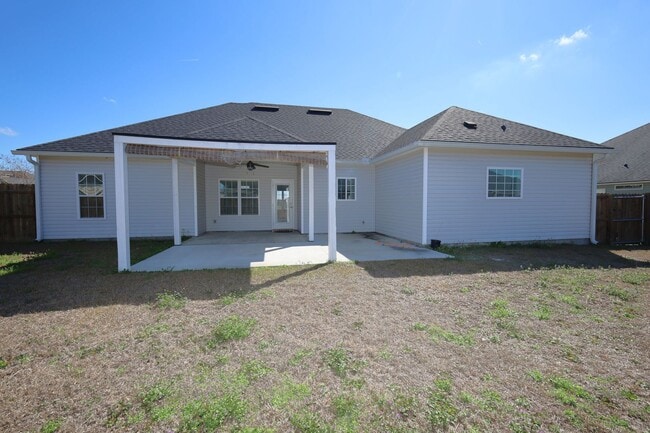 Building Photo - 3923 Valiant Ct