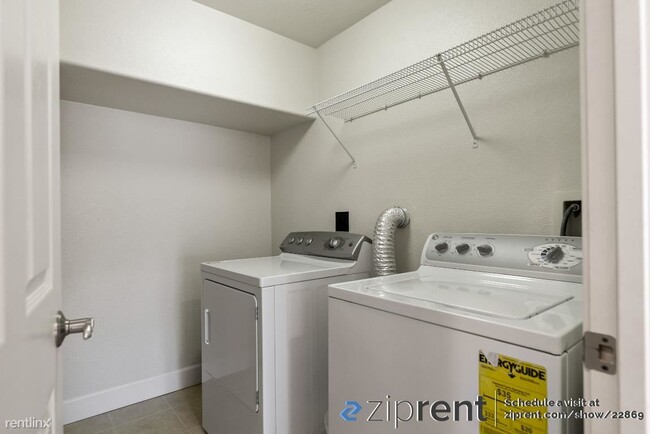 Building Photo - 2 br, 2.5 bath Condo - 1817 Camino Leonor,...