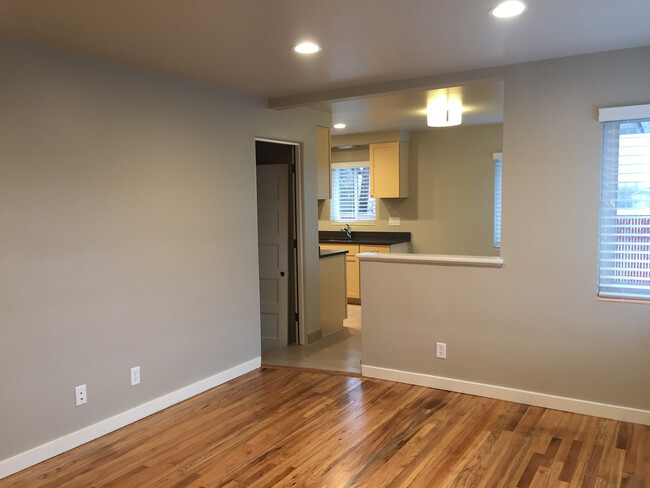 Building Photo - Midtown 1 bed Fully Remodeled