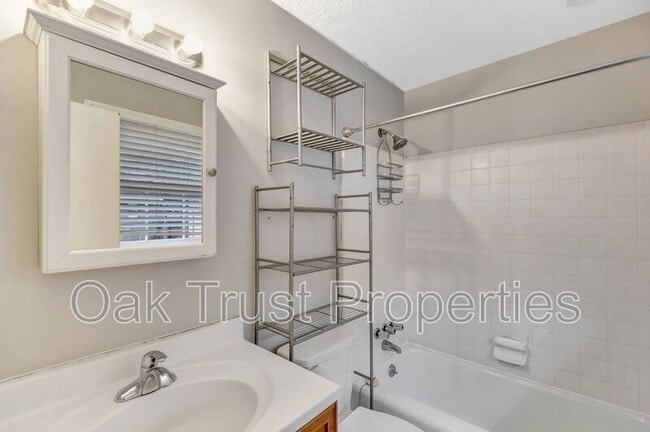 Building Photo - 2492 Pintail Dr