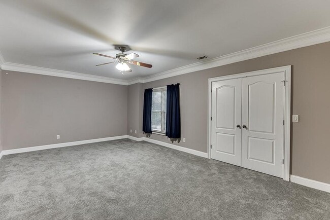 Building Photo - 940 Chateau Forest Rd