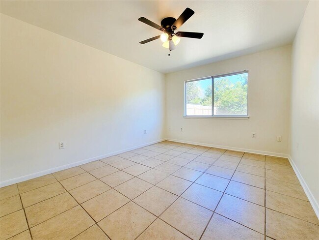 Building Photo - 7400 Muffin Dr