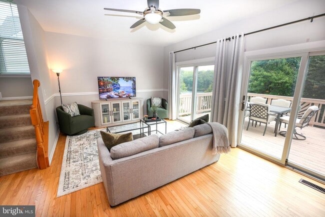 Building Photo - 11585 Nellings Pl