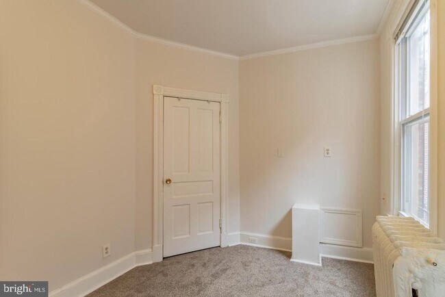Building Photo - 1459 Chapin St NW