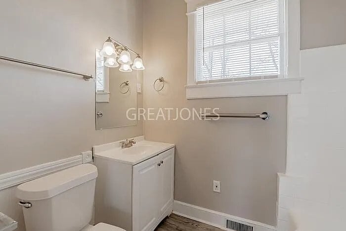 Building Photo - 250 Columbia Rd