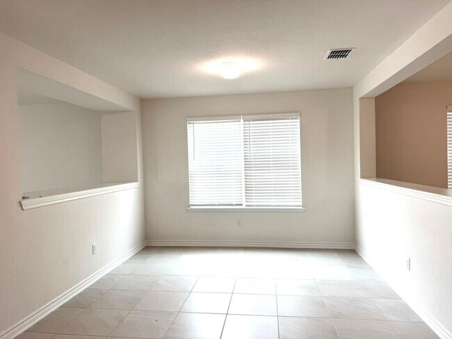 Building Photo - 7919 Mariposa Mnr