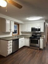 Building Photo - 640 56th Pl