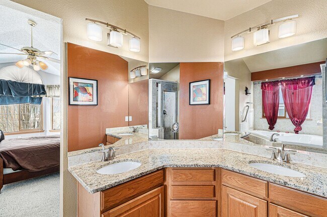 Building Photo - 10788 W Vista View Dr