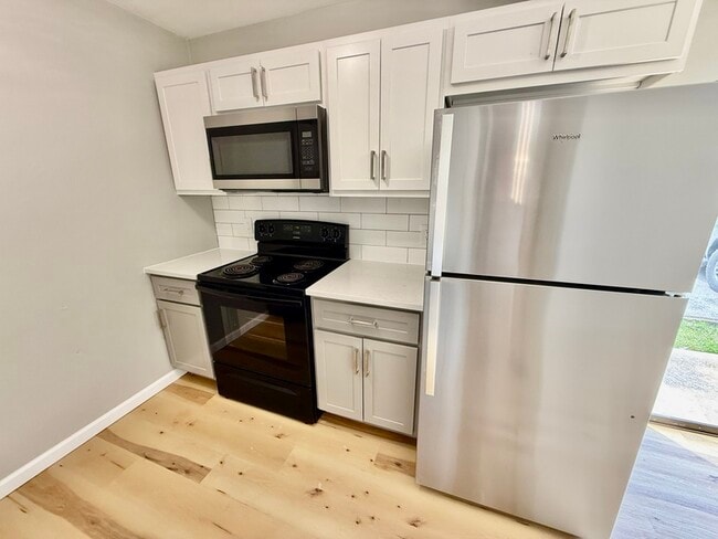 Building Photo - 821 N Cherry St