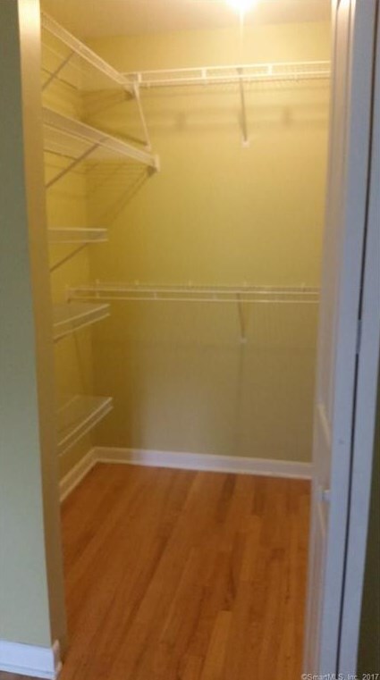 Building Photo - 104 Oakwood Ave