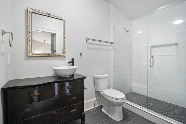 Building Photo - 940 St Charles Ave NE