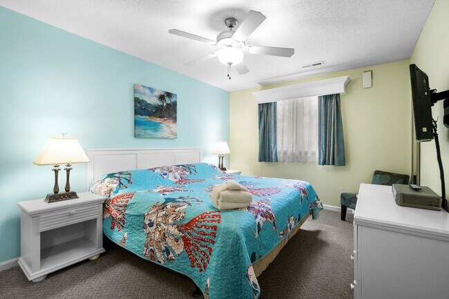 Building Photo - Seasonal Rental Available Now-3/31/26-Wifi/Cable/Electric Included