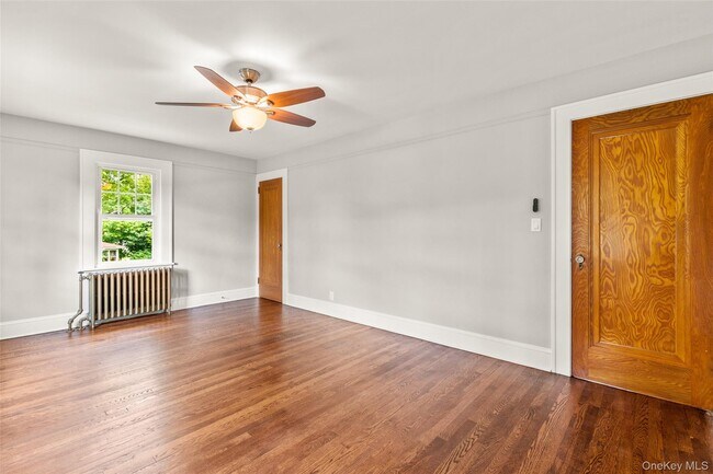 Building Photo - 7 Nanuet Ave
