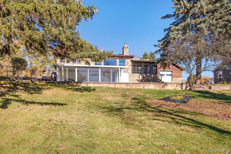 Building Photo - 2739 Lakeridge Ave