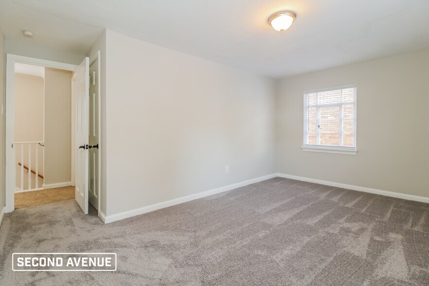 Building Photo - 3107 Elroy Ave