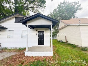 Building Photo - 1319B Maple Street-