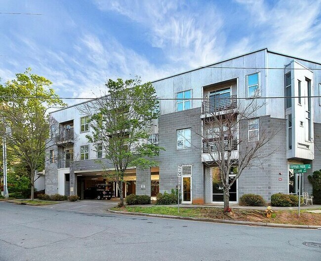 Building Photo - Industrial Corner 2BD/2BA Condo at Steelhaus in Plaza Midwood!