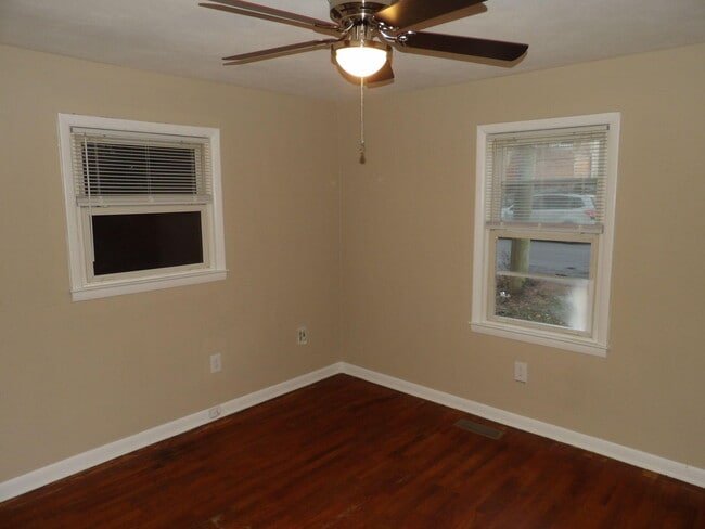 Building Photo - 146 Allnutt Dr