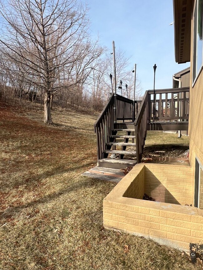 Building Photo - 1/2 month off moving special if move in prior to 03/15/2026 - Beautiful 3 bed 2 bath house w 2 ca...