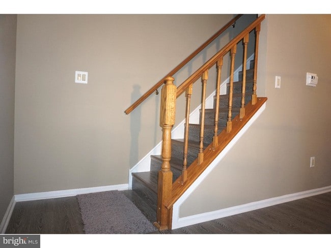 Building Photo - 203 Steeplechase Ct