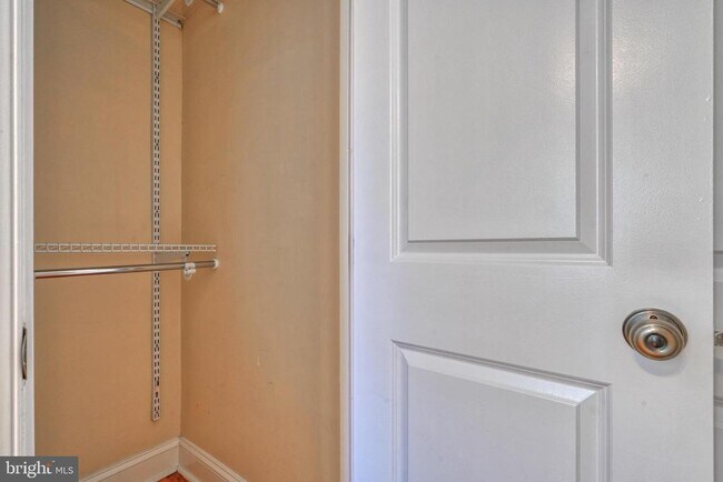 Building Photo - 6473 Blenheim Rd