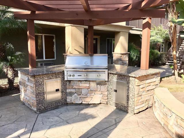 Building Photo - 800 N Mollison Ave