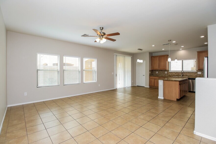 Building Photo - 21123 E Tierra Grande Dr