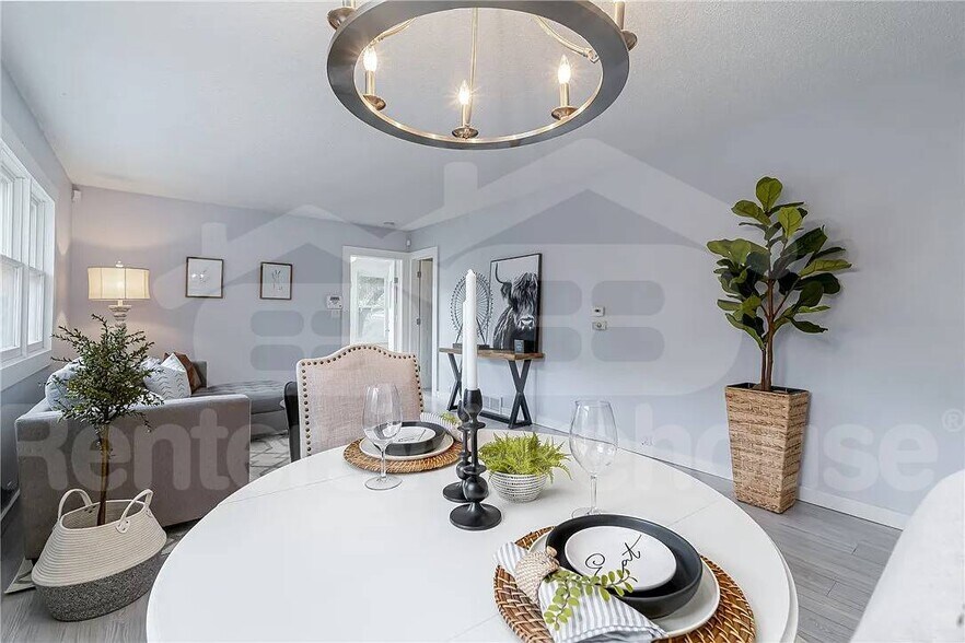 Building Photo - 737 28th St