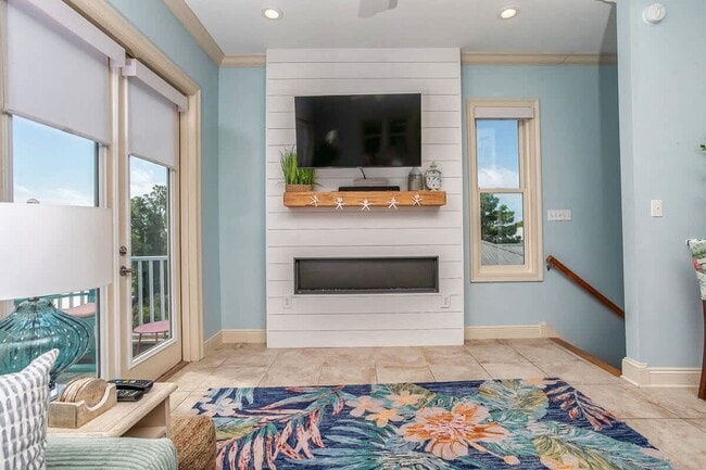 Building Photo - 6727 Kiva Way
