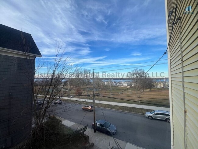 Building Photo - 265 Middle St