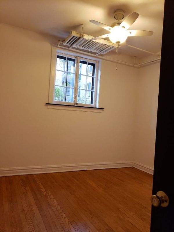 Building Photo - 1605 W Thome Ave