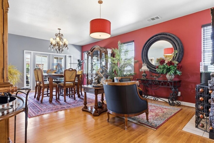 Building Photo - 47298 Twin Pines Rd