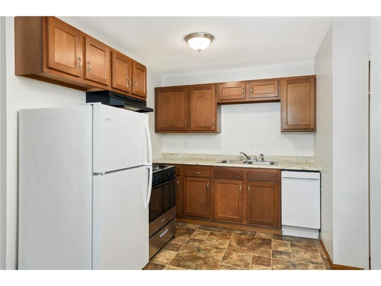 Kitchen 2 - 15 Malcolm Ave SE