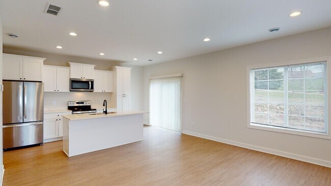 Building Photo - 3 Bedroom End Unit