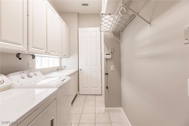 Building Photo - 3949 Isla Ciudad Ct