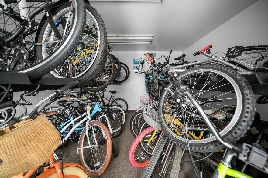 Building Photo - 8300 Manitoba St