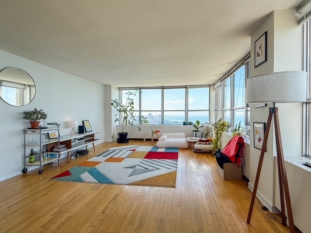 Building Photo - 655 W Irving Park Rd