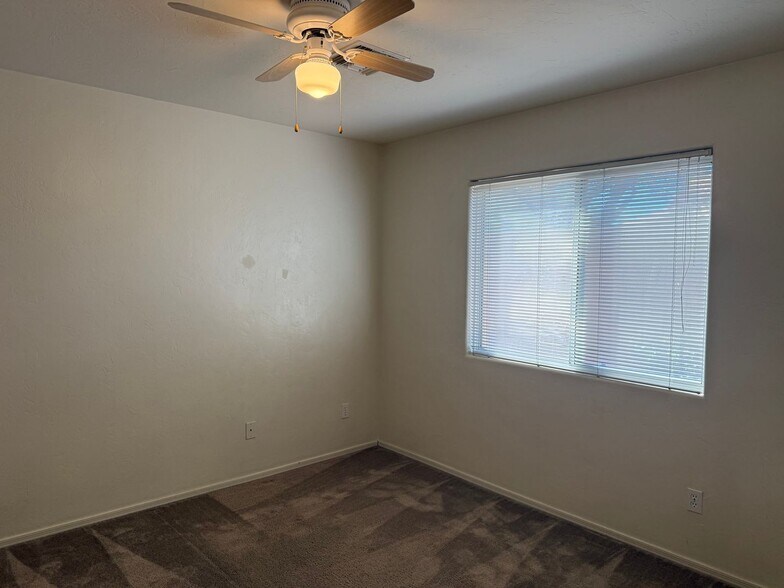 Building Photo - 7917 E Waverly St