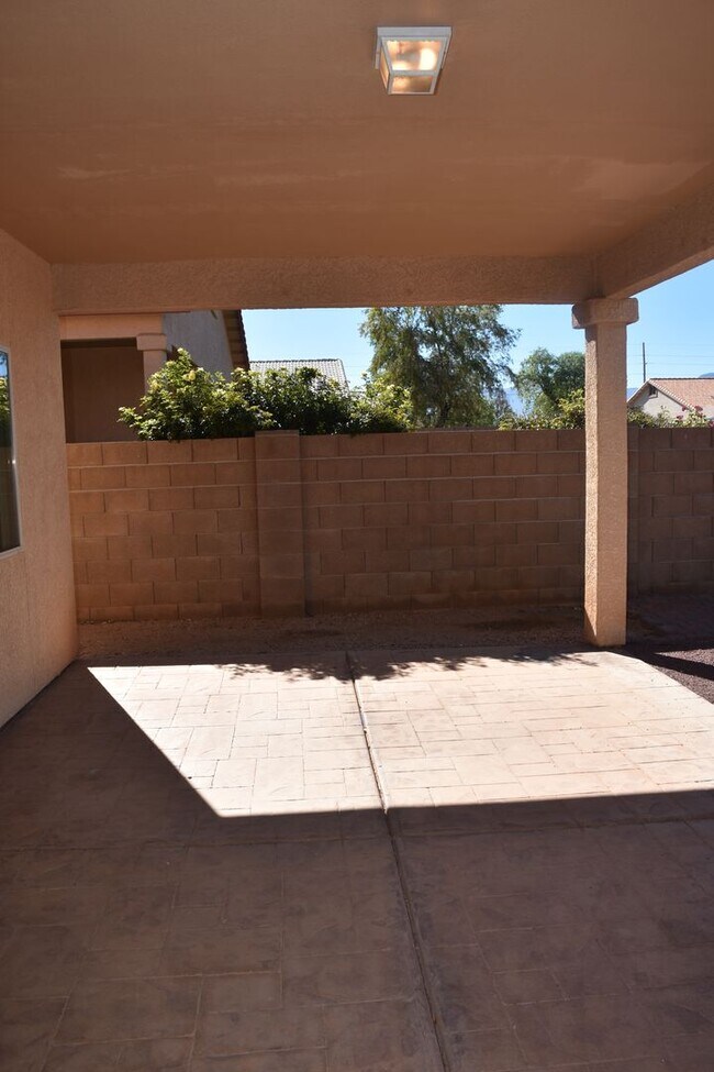 Building Photo - Great House  Close to Everything