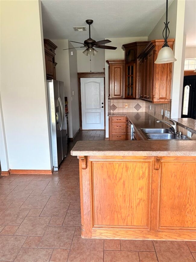 Building Photo - 1209 Alma Dr