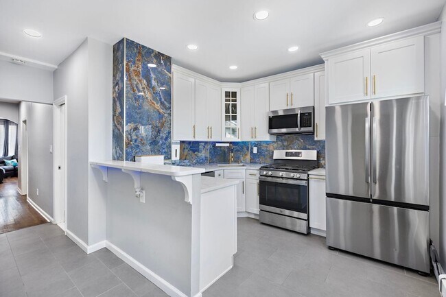 Building Photo - 98 Bergen Ave