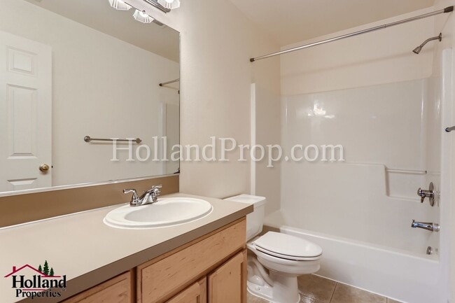 Building Photo - 3060-3062 Lazy River Dr