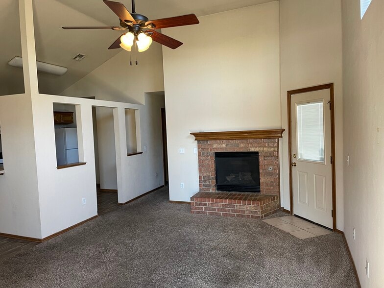 Building Photo - 2741 SE 89th Ter