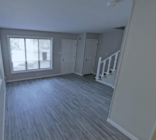 Building Photo - 726 Randle St