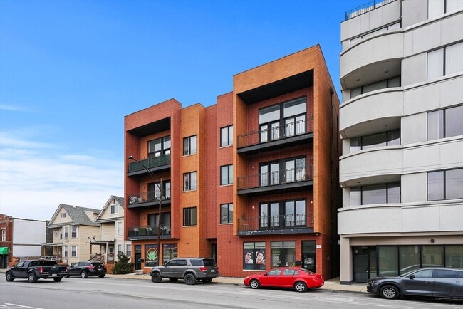 Primary Photo - 5010 W Lawrence Ave