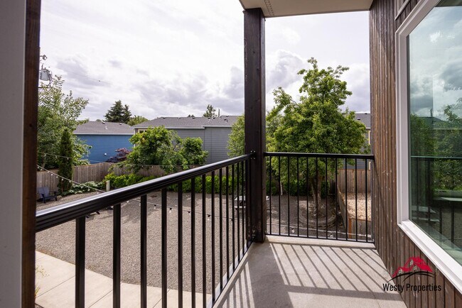 Building Photo - 4647 SE 40th Ave