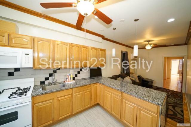 Primary Photo - 2 bedroom in ASTORIA NY 11106