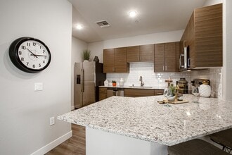 Building Photo - Senderos At South Mountain